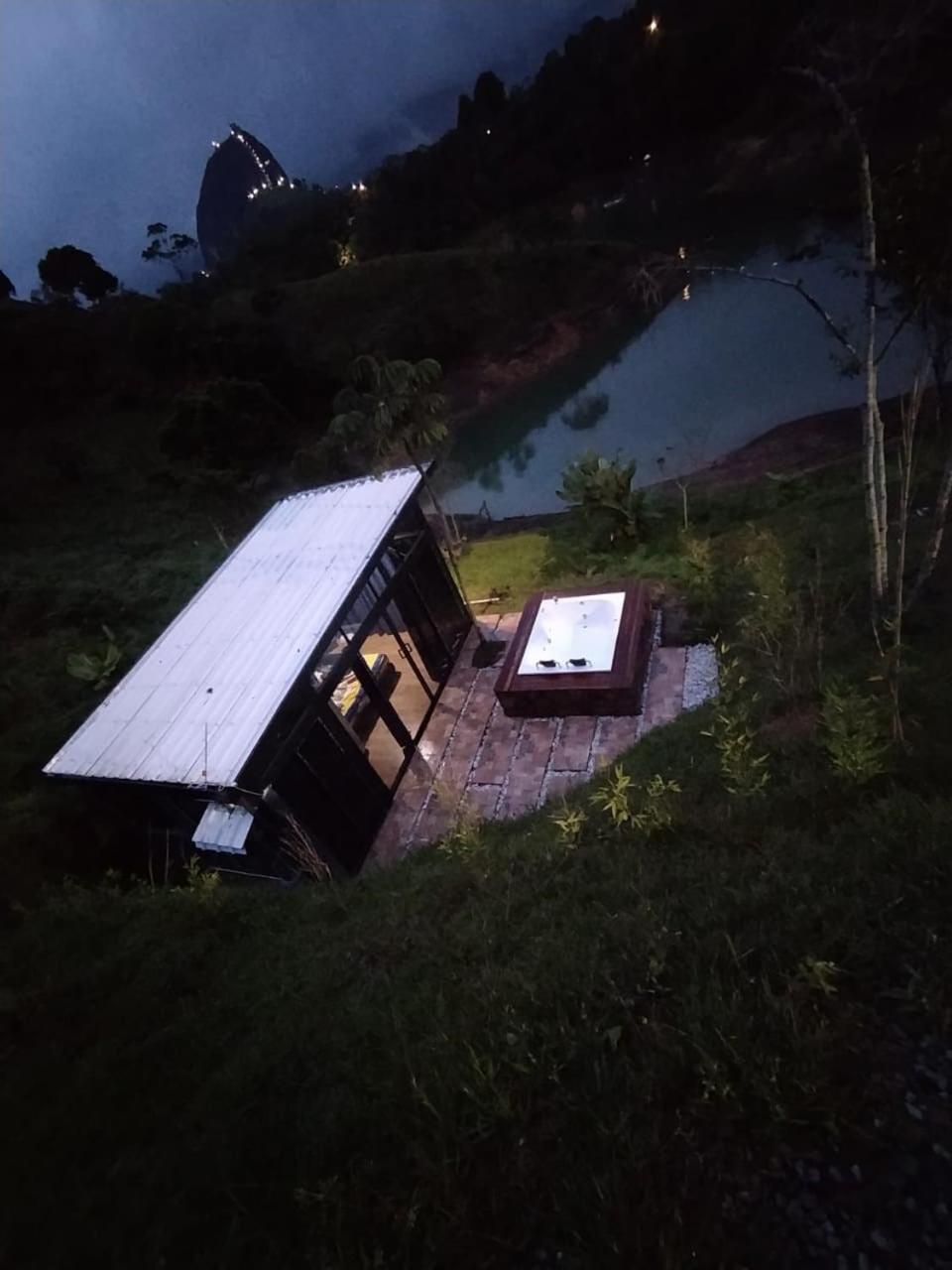 Cabana Privada Sin Prisa "Not Rush" Preciosa! Con Jacuzzi, Vista Y Acceso Directo Al Embalse, Vista A La Piedra , Deporte Acuatico Paddle Board And Breakfast Incluidos ! Imperdible Guatape Bagian luar foto